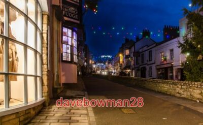 FOTO LYME REGIS: SHOPS DURING CHRISTMAS 2013