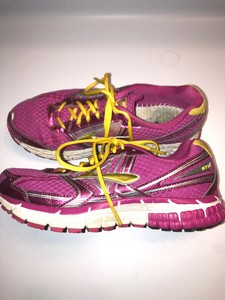 brooks adrenaline womens size 6