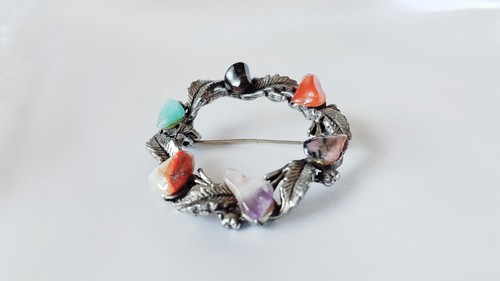 Brooch ~ Natural Colours Agate 'Miracle' Stones ~ Celtic ~ Pewter Metal - Picture 2 of 7