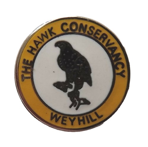 The Hawk Conservancy Weyhill Birds Of Prey Quality Enamel Lapel Pin Badge - Picture 2 of 2