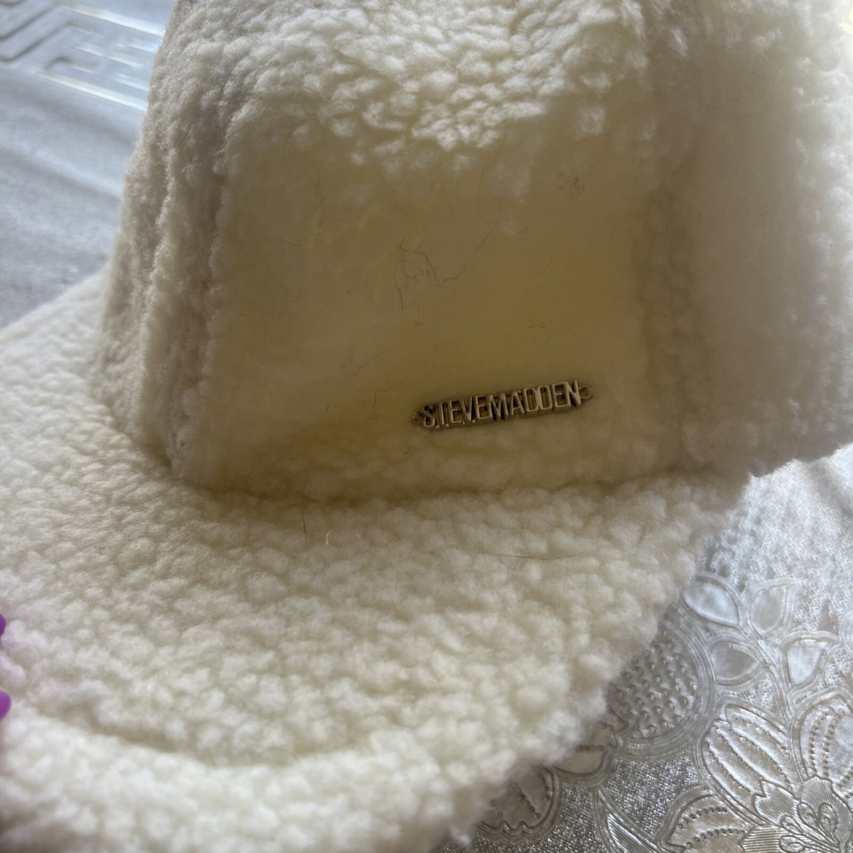 SHERPA CAP BY STEVE MADDEN… NEW WITH TAGS… GORGEOUS… ONE SIZE FITS ALL. Steve Madden Sherpa Bucket Hat with Satin Lining and  main image 4