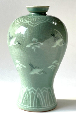 Korean Inlaid Celadon Porcelain Vase Crane & Clouds Pattern Green Glaze Ceramic