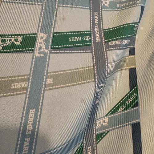 Sciarpa HERMES Petit Carre 45 Bolduc con scatola seta 100% seta bianco verde originale - Foto 5 di 14