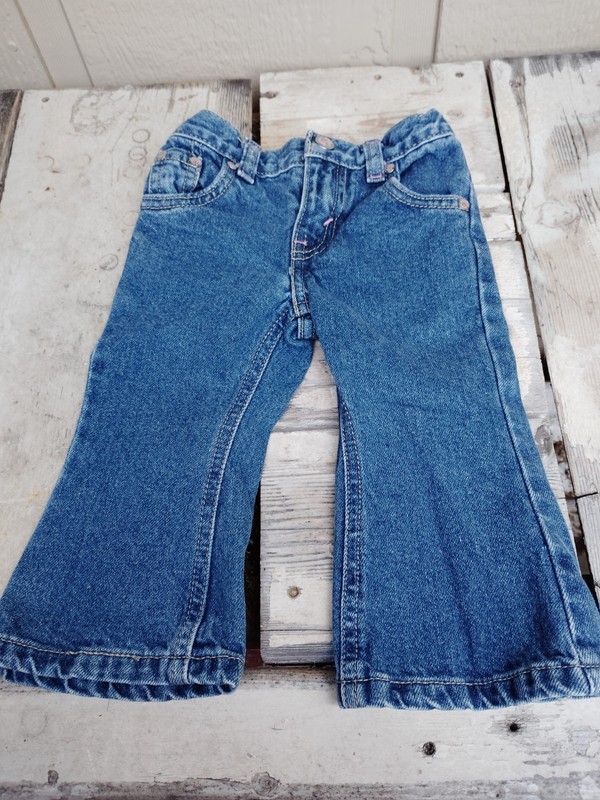 Adorable Size 12 month Girls Levis  517 Regular Flare Jeans With Pink Stitching