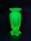RARE Fenton 5" Vase, Cactus Topaz Opalescent Uranium Vaseline Glass Vase