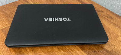Toshiba Satellite c655, Intel Pentium B960, 4GB RAM, 128GB SSD, Windows 10 LTSC