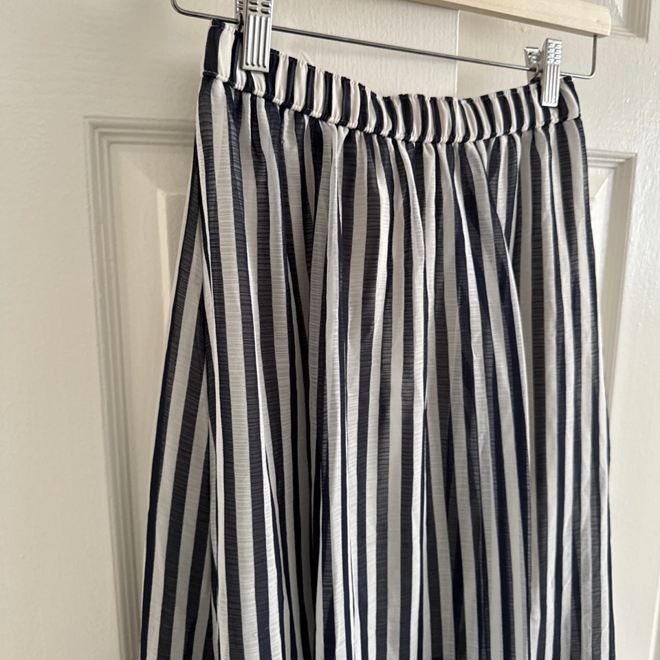 Maxi Falda Abercrombie & Fitch Azul/Blanco Rayas Talla Pequeña Foto 2 de 4