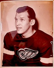 1942 SYD HOWE NHL HOCKEY TYPE 1 PHOTO DETROIT RED WINGS LEGEND AHL COUGARS WHA 