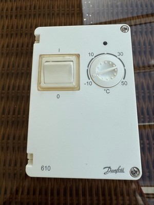 Rohrbegleitheizung  Thermostat  Danfoss  610  230V -10-+50, mit Installationanl.