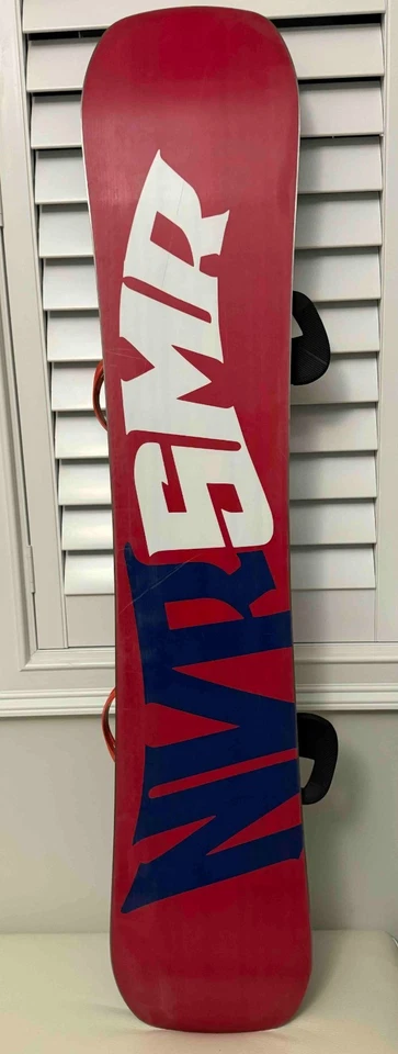 Snowboard - Never Summer Fun Slinger - Talla 151 - Fijaciones Burton Cartel Talla M  Foto 2 de 3