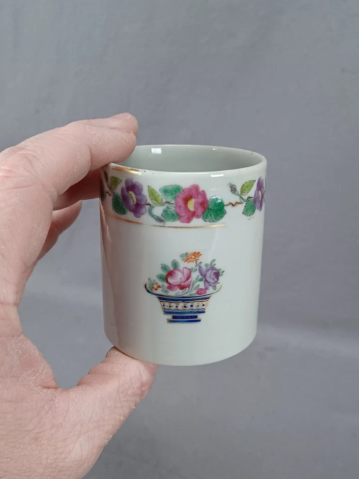 Chinese Export Hand Painted Floral Basket & Gold Coffee Can & Saucer C.1790-1810 - Image 3 of 4