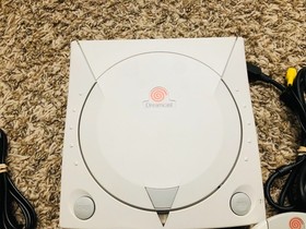 Sega Dreamcast Console System HKT-3020 With 2 Controllers  Fully Cleaned TESTED!