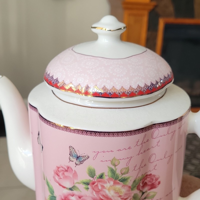 Eileen's Reserve Pink Floral Ceramic Teapot w/ Lid, Glossy Finish
