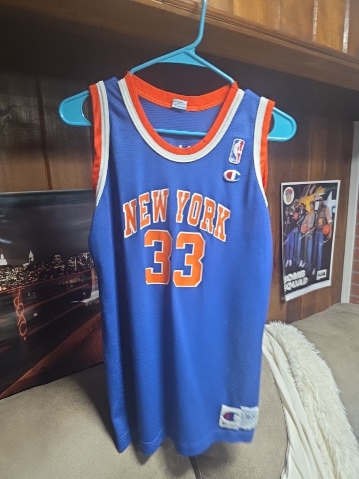 Vintage New York Knicks Champion Jersey Patrick Ewing #33 HOF Youth XL