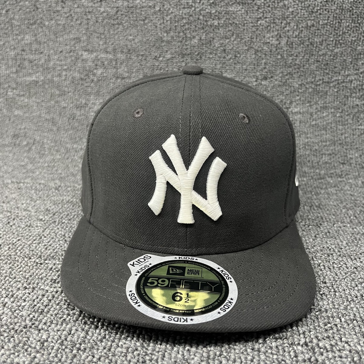 New Era 59FIFTY Kids New York Yankees Fitted Hat Size 6 1/2 52cm Black White