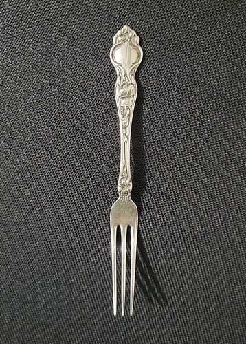 Antique Wallace Violet Pattern Sterling Silver Lemon Fork 1904 Art Nouveau