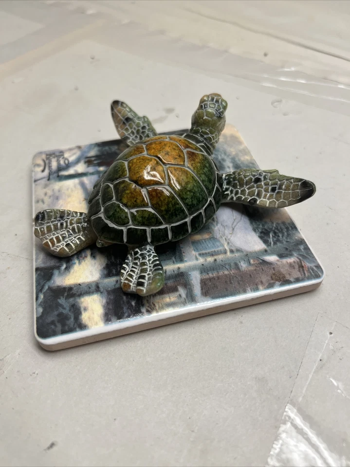 Estatuilla de resina de tortuga marina azul árbol verde decoración interior exterior 6,25 pulgadas de ancho Foto 3 de 4