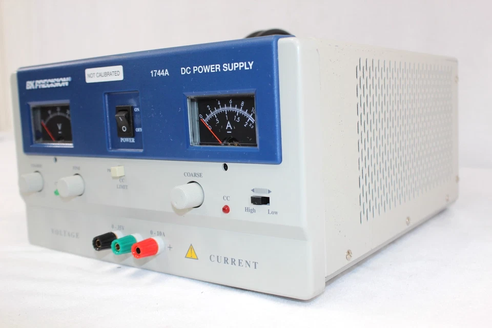 Fonte de alimentação DC variável regulada BK PRECISION 1744A DC 0-35V @ 10A - Imagem 2 de 4