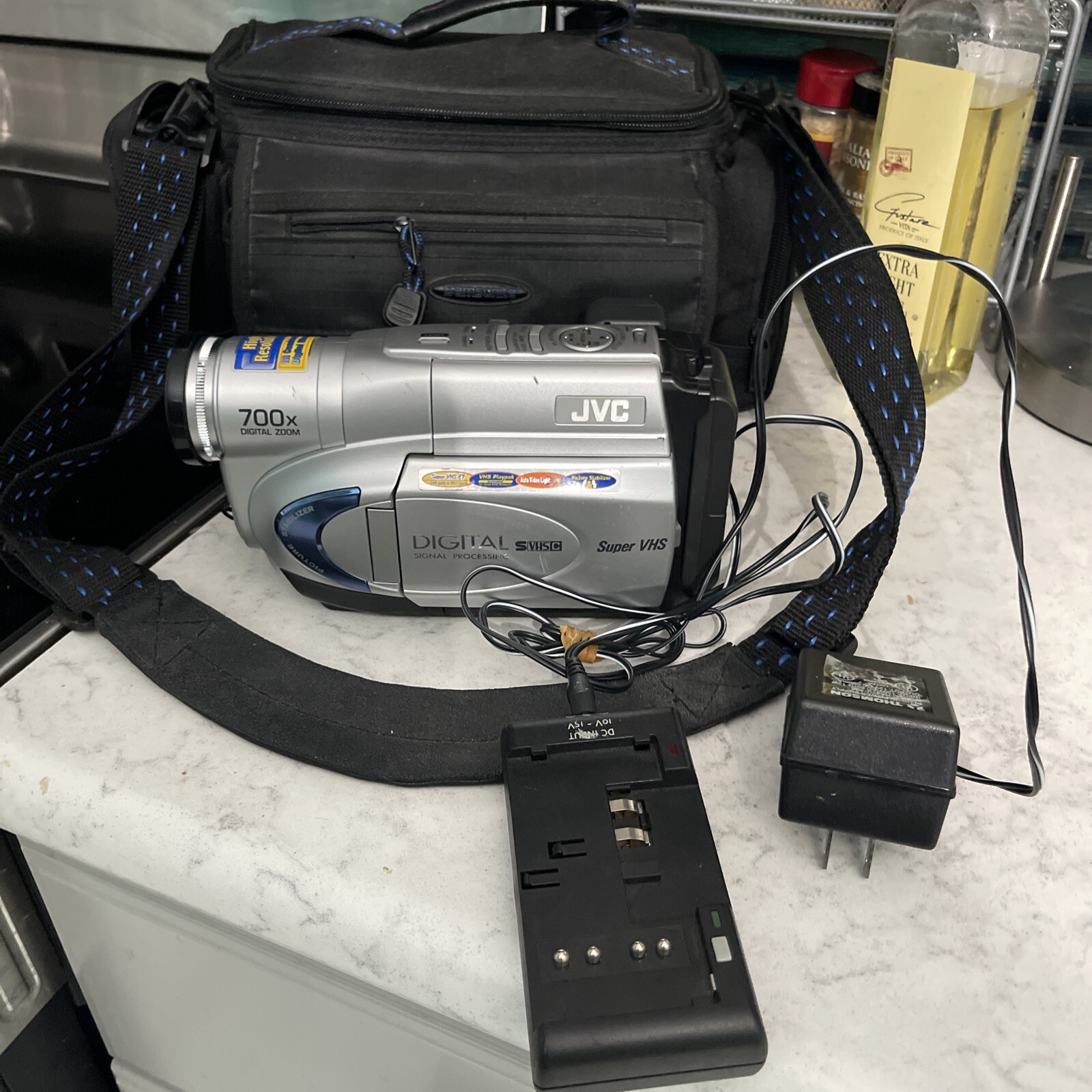 JVC GR-SXM260U Compact Super VHS-C VHSC Camcorder 700x Digital Zoom Exellent A+