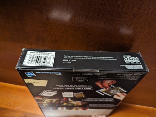 Clue Escape: The Midnight Hotel Board Game, Clue Escape Room Game, 1-Time Solve  - Zdjęcie 4 z 5