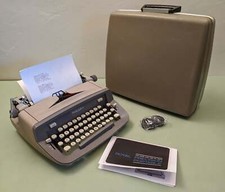 Royal Sabre Portable Manual Typewriter F*S thumbnail