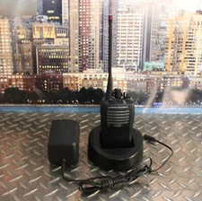 Motorola/Vertex VX-261-G6-5 UHF Handheld Two-Way 16-Ch-Analog Radio COMPLETE!