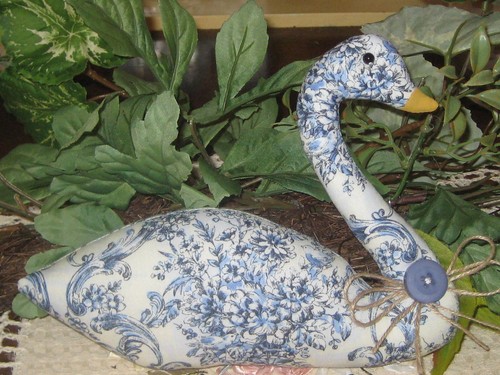 Cigno 3 cuori decorazione blu country francese riempitivo ciotola accenti corona fatti a mano - Foto 2 di 3