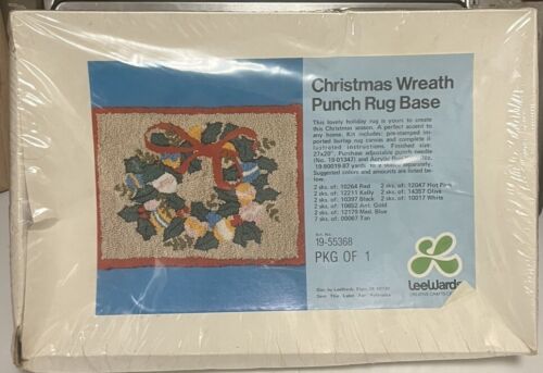 LeeWards Vintage Christmas Wreath Punch Rug Base NOS 19-55368
