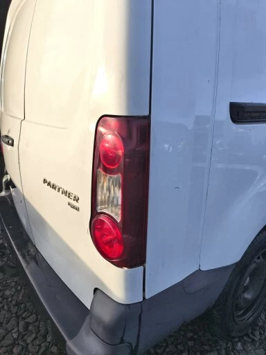 PEUGEOT PARTNER 2011-2016 REAR/TAIL LIGHT (DRIVER SIDE) WITH LAMP — 第 2/4 张图片