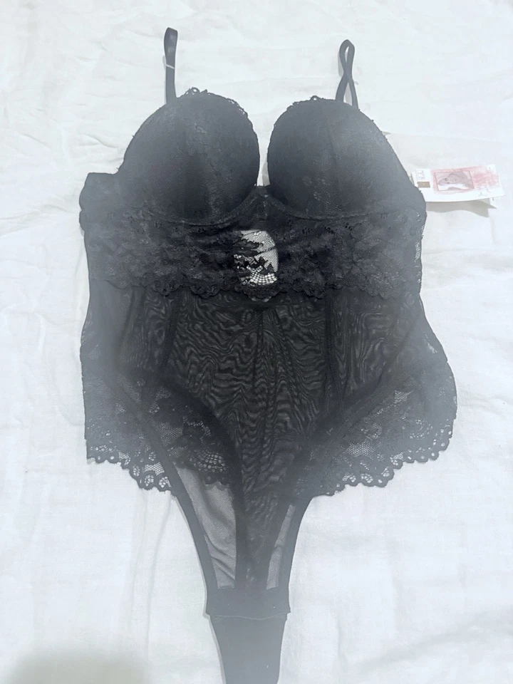 Body Jessica Simpson de encaje negro; nuevo con etiquetas; top push up con aros Foto 4 de 4