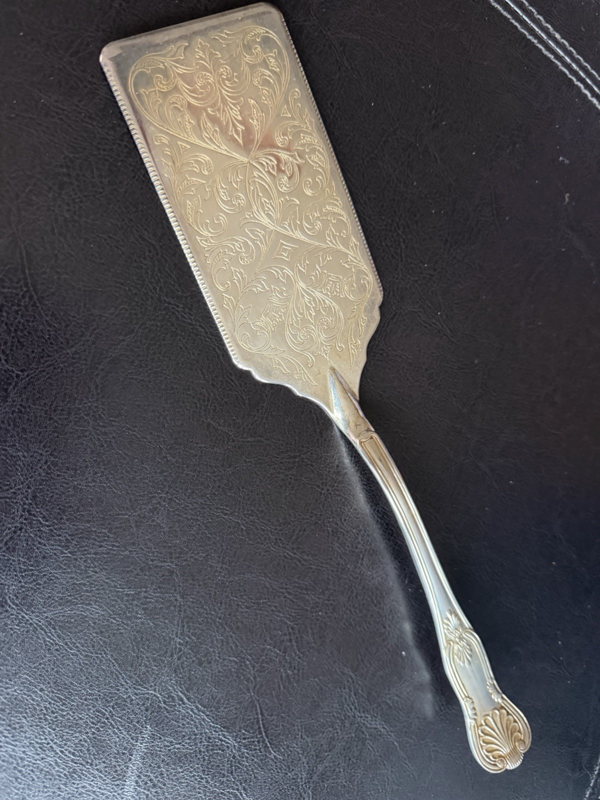 Vintage Sheffield Silverplate Etched Double Serrated Cake Pa