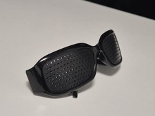 Lochbrille / Rasterbrille in schwarz