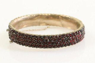 Armreif Metall vergoldet mit vielen Granaten 19.Jhd (BX3668)