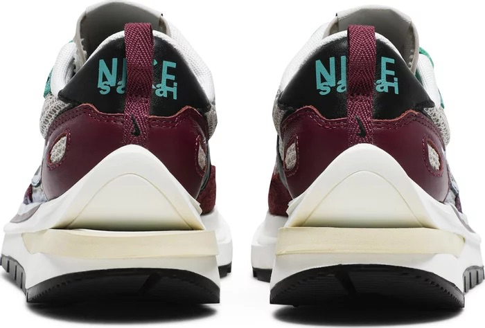 SACAI X NIKE Taglia UK 11 Nike VaporWaffle SP x Sacai String Villain Red 2020