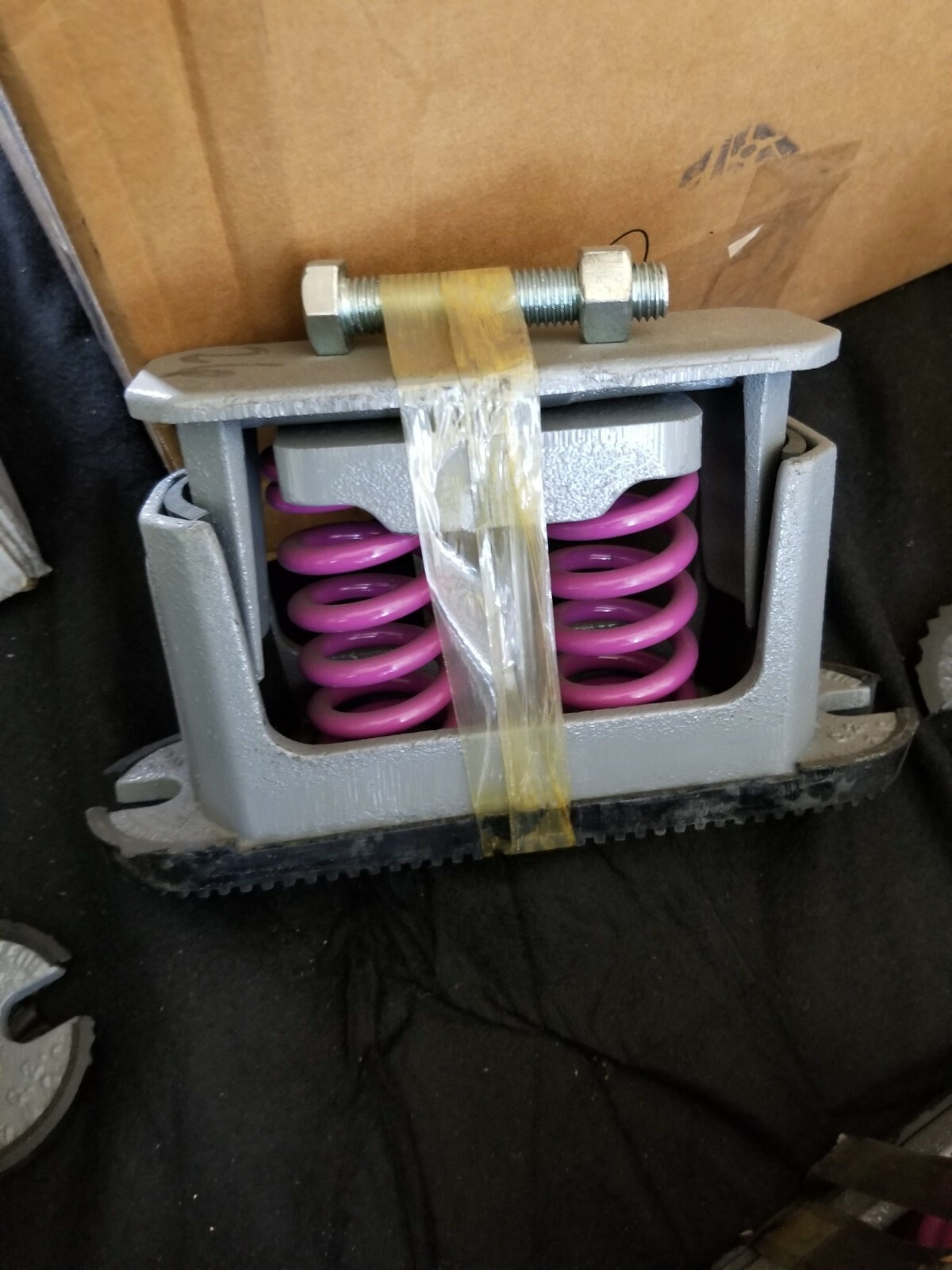 Vibration Isolators CE-2-26 max 1200 lbs