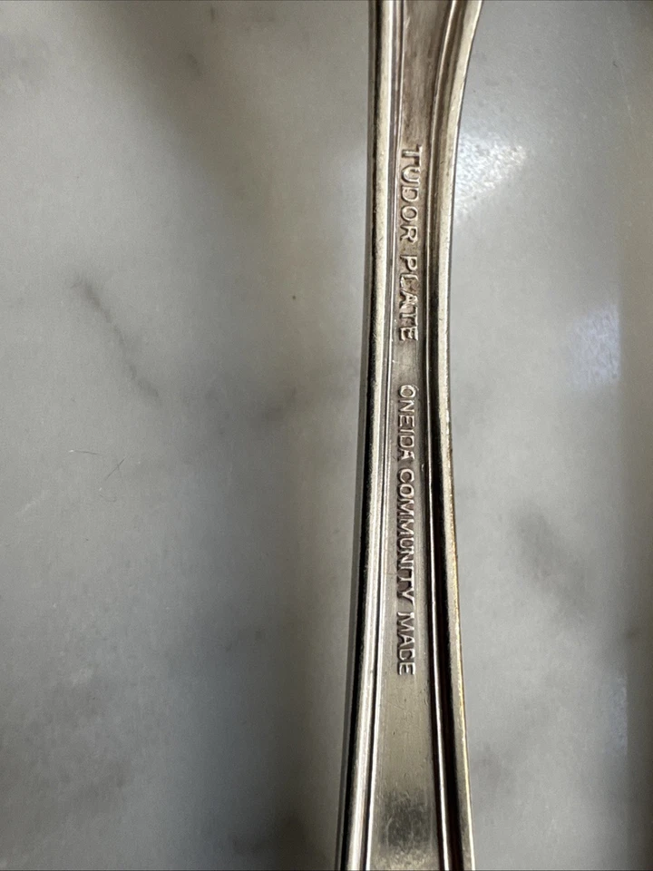 Oneida Glenmore VTG 25 Piece Flatware Set Silver Plate Spoons Forks Dinner Knife - Image 2 of 4