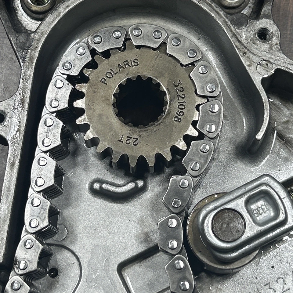 2003 Polaris Snowmobile Pro X 600 Чехол для цепи в сборе с цепными шестернями  - Изображение 2 из 4