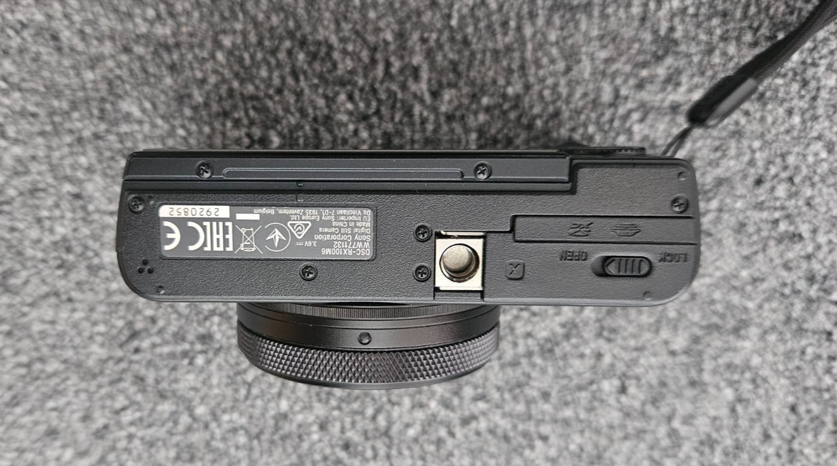 Camera Sony Rx100 2020 Sony Cyber-shot DSC-RX100 VA CMOS Digital