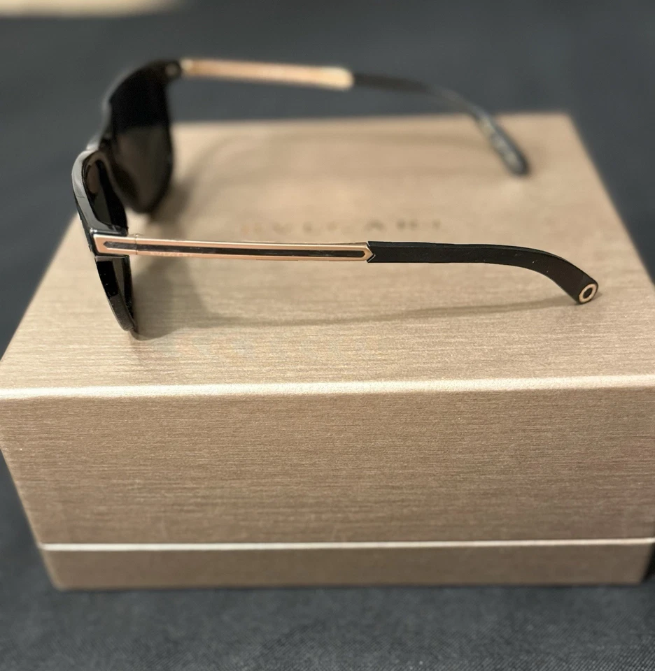 Óculos de sol polarizados masculinos BVLGARI. Polar BV7037K - Imagem 4 de 4