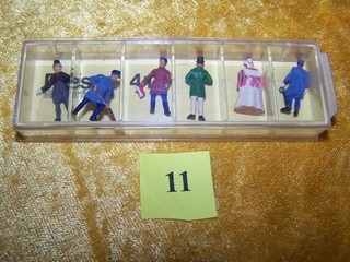 Figuren PREISER 0141 bemalt (09) Modellbahn Spur H0 neu und in OVP