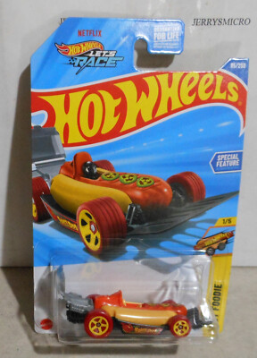 HOT WHEELS FAST FOODIE SERIES STREET WEINER IN RED  #1/5 OR #85/250