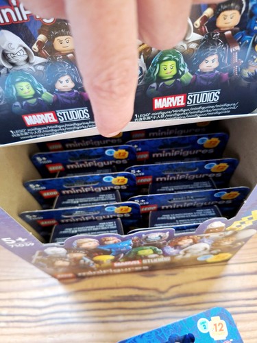 Display With 36 LEGO 71039 minifigures Marvel Series 2 New - Picture 4 of 9