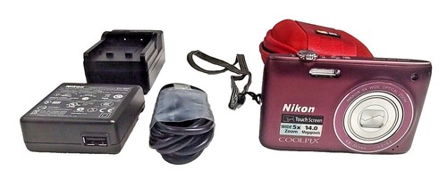 Nikon COOLPIX 4100 2.0MP Digital Camera - Silver For parts Zoom
