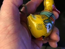 J CHEIN TIN TOY WINDUP WALKING WADDLE DUCK MADE U.S.A. WORKS