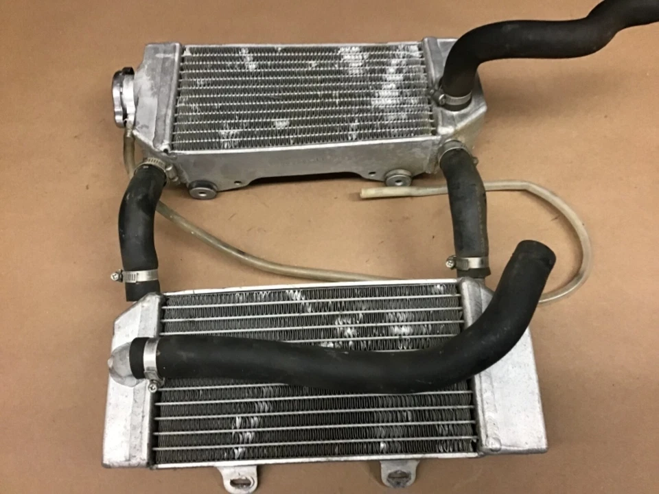 Honda CRF250R 2008 08 Fluidyne radiadores mangueras tapa radiador lado izquierdo y derecho  Foto 2 de 4