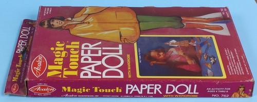 MAGIC TOUCH PAPIERPUPPE MIT SCHRANK IM KARTON - Nr. 762 - Bild 4 von 4