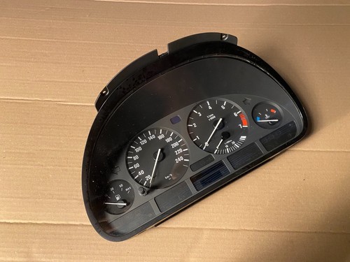 BMW E39 5er Tacho Kombiinstrument Tachometer 8375900