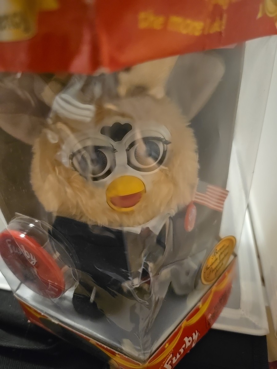 未使用 大統領ファービー RARE Presidential Furby with Special Phrases Ltd Ed 70-888 NIB