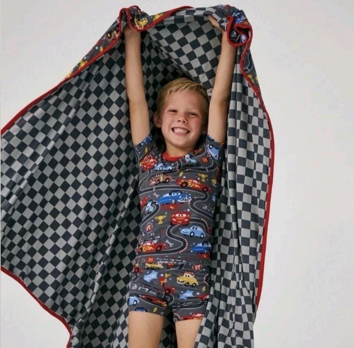 Cobertor de nuvem Little Sleepies Disney Pixar Cars copo de pistão - Novo na caixa Lightning McQueen - Imagem 4 de 4