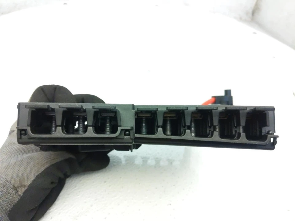 2019 Mercedes-Benz C300 2,0 л седан пассажирская приборная панель коробка предохранителей 213-540-61-00 - Изображение 3 из 4